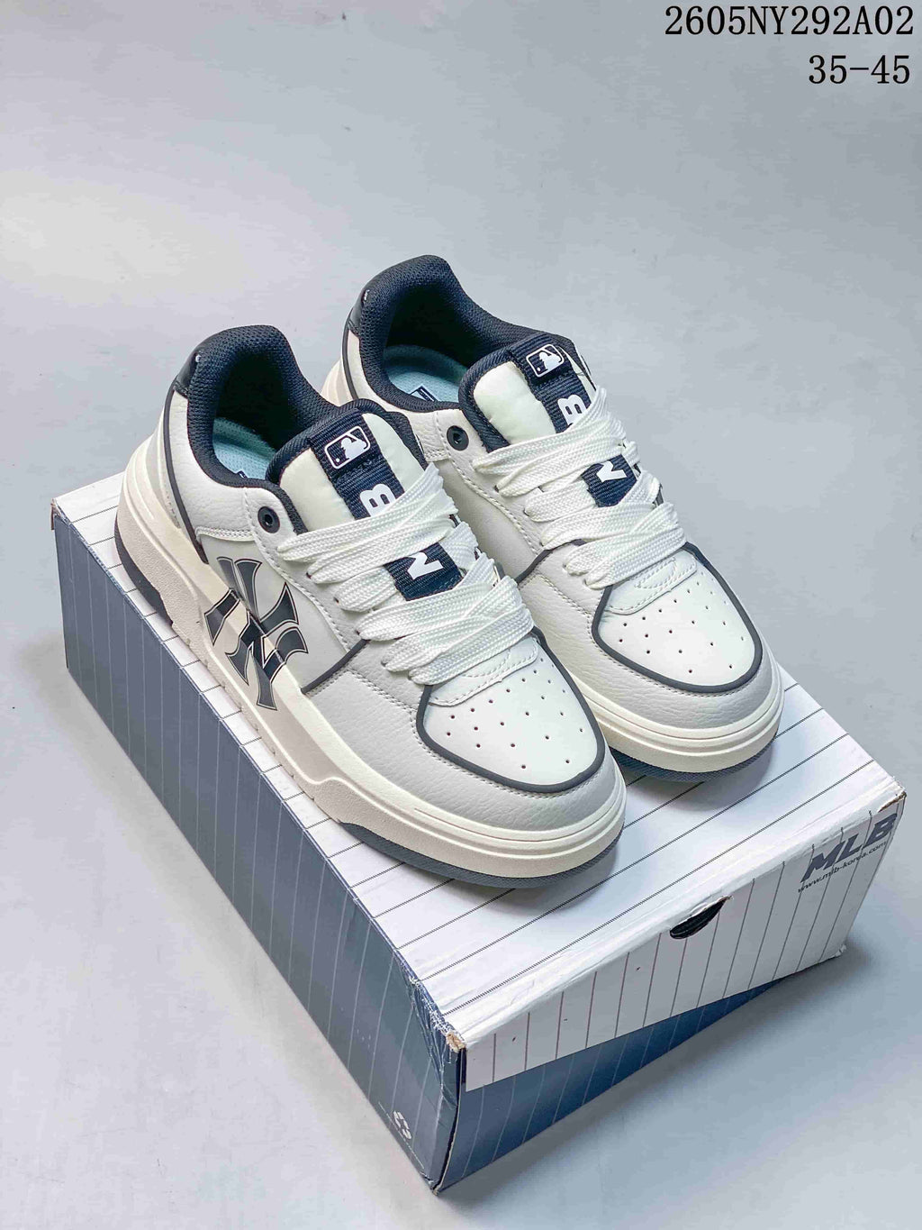 MLB Chunky Liner Low-Top Sneakers in White