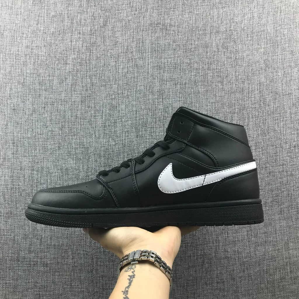 Air Jordan 1 Mid Black White Sneakers 554724-049