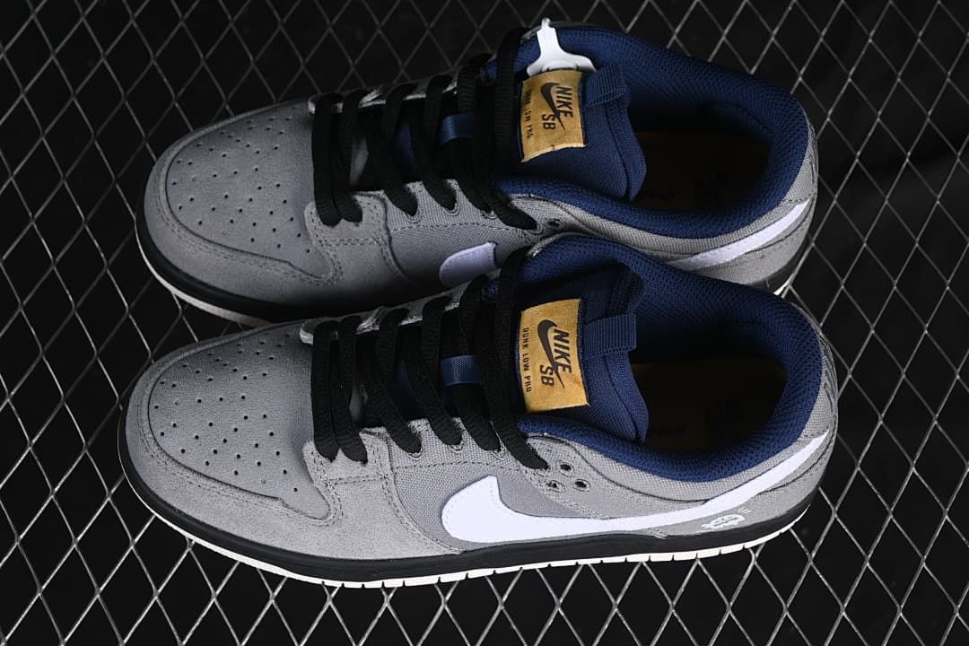 Nike SB Dunk Low Canvas-Panel Sneakers DX6775-400