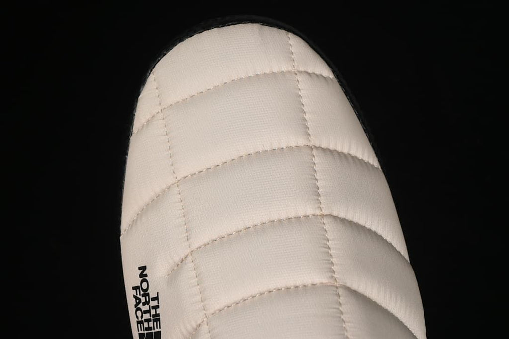 The North Face ThermoBall Traction Mule Beige Black NFOA3UZN-VJU