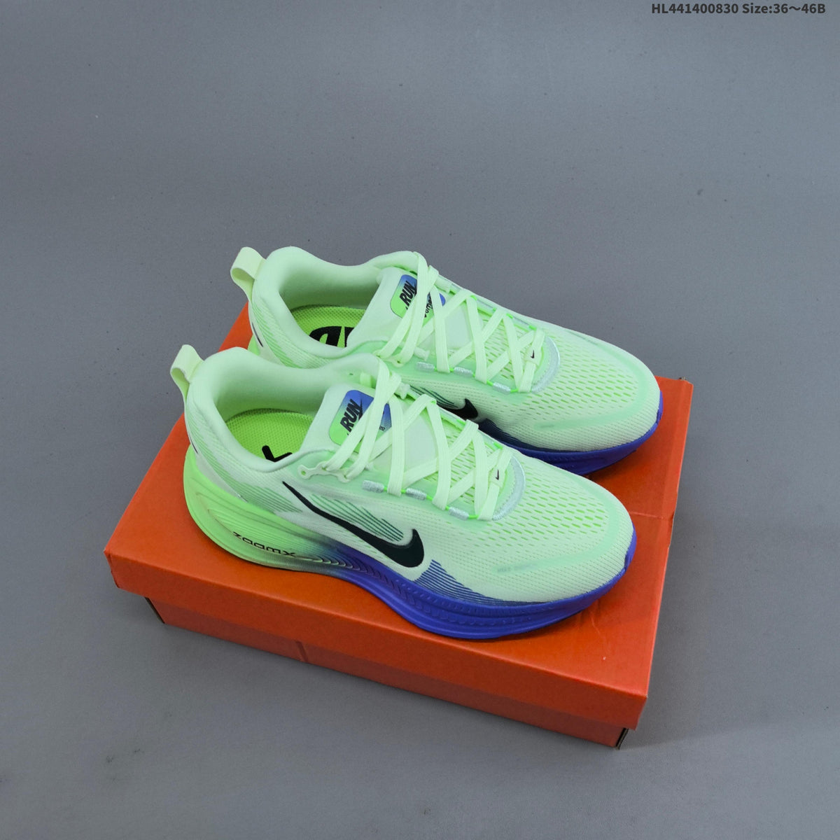 Nike Vomero 18 Running Shoes