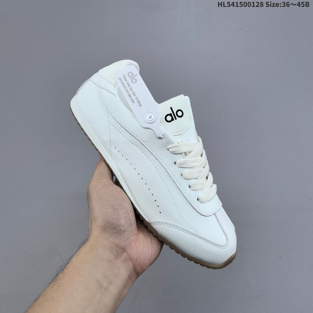 Alo Yoga Sunset Sneaker Low-Top in White and Black