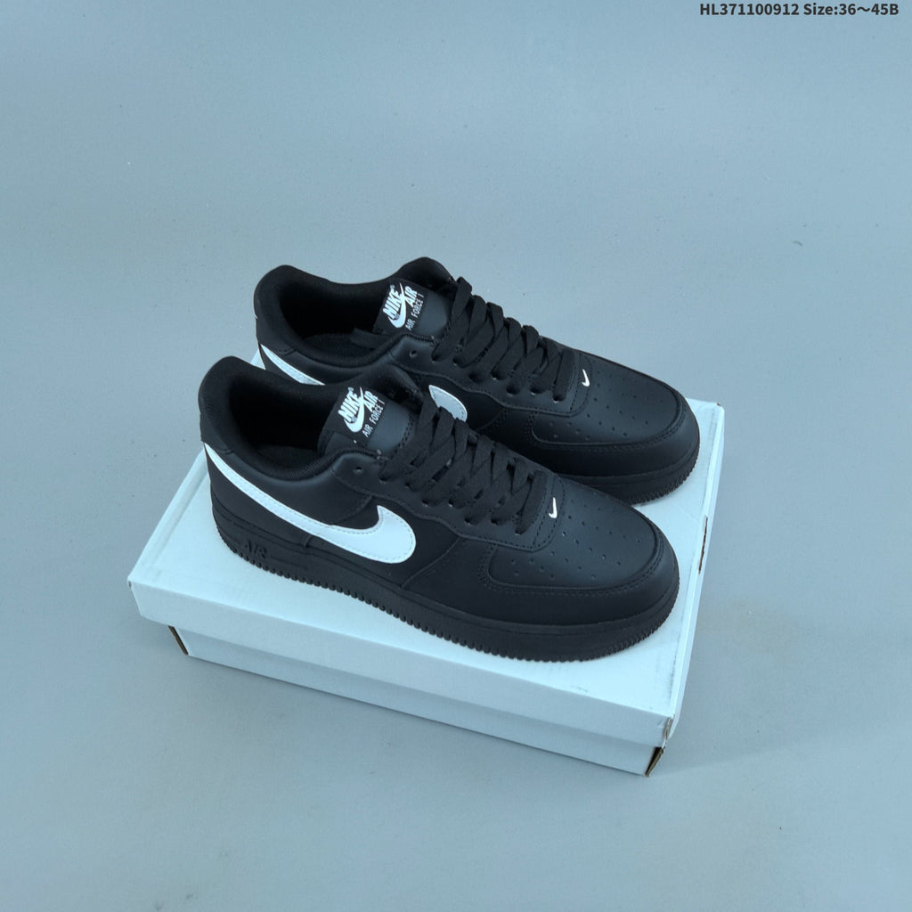Nike Air Force 1 ’07 Low-Top Sneakers