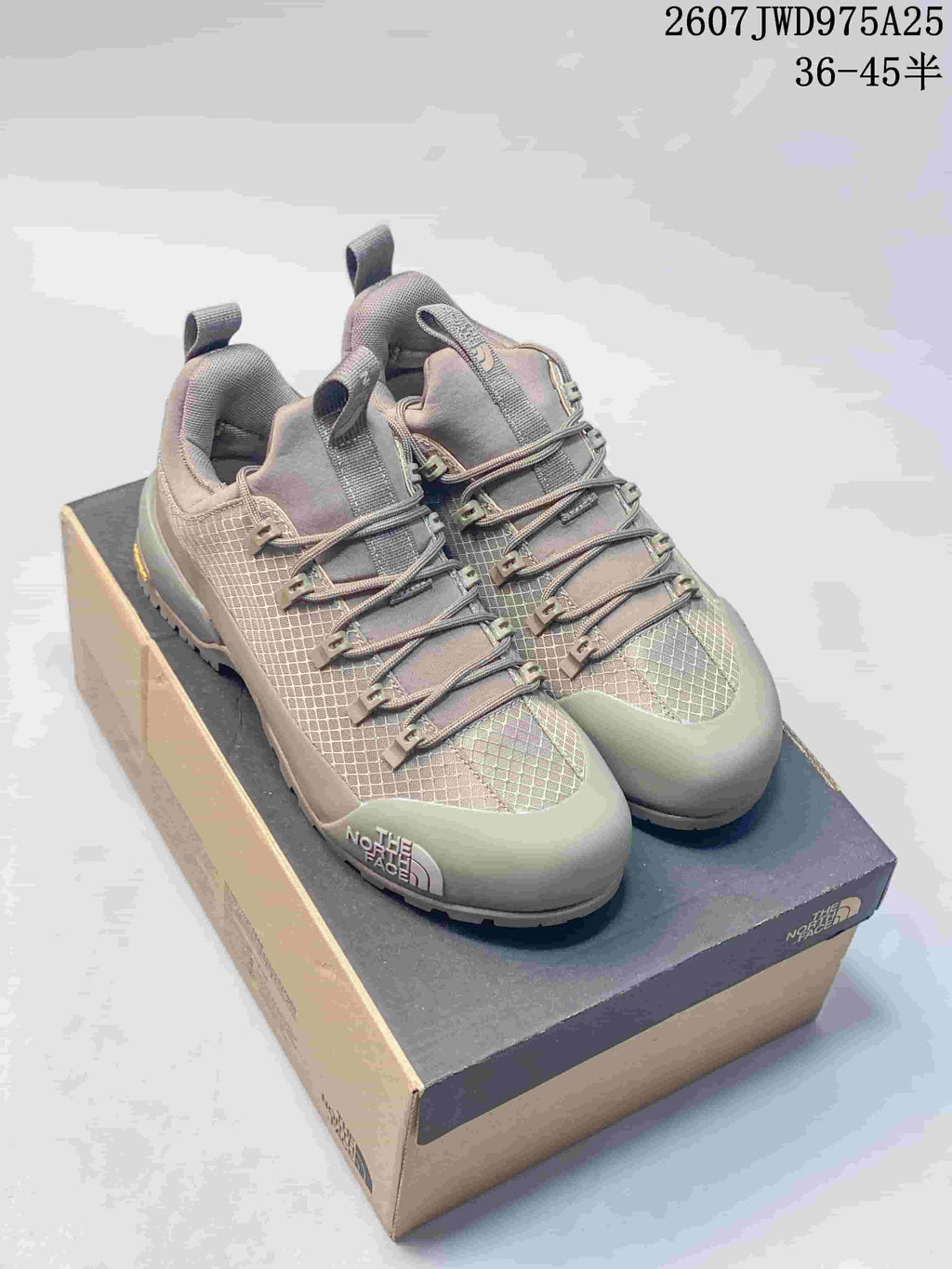 The North Face 2607JWD975A25 Gray Hiking Sneakers