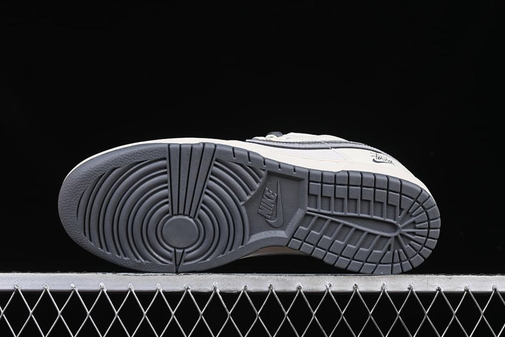 Nike Dunk Low Stüssy Snake-Year Sneakers DM6868-008