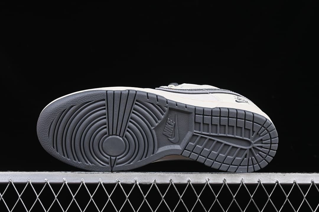 Nike Dunk Low Stüssy Snake-Year Sneakers DM6868-008