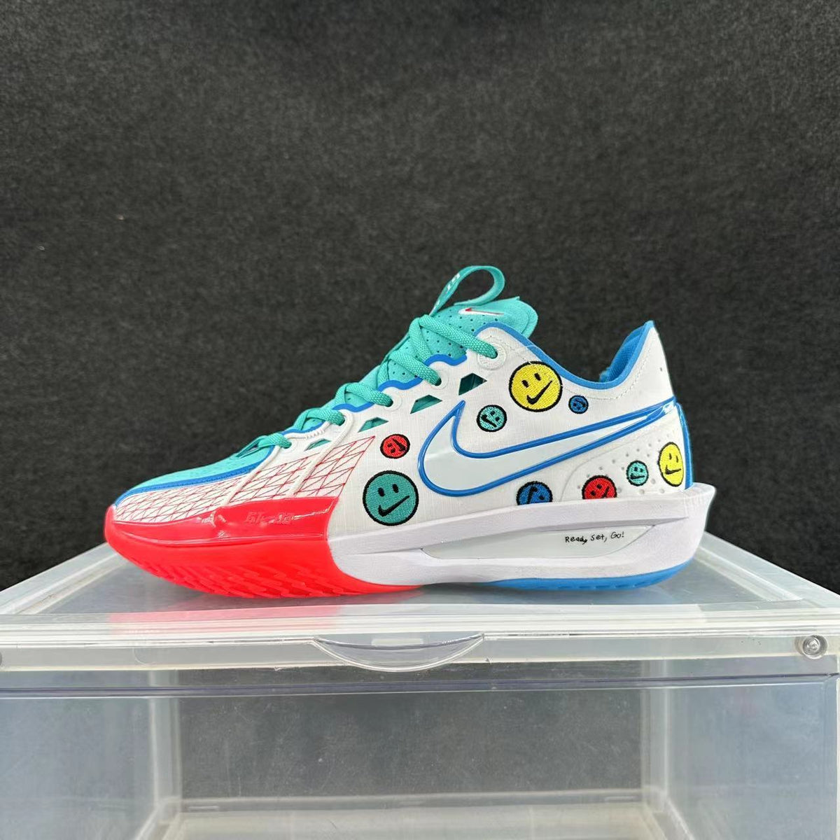 Nike Smiley Graphic Basketball Sneakers