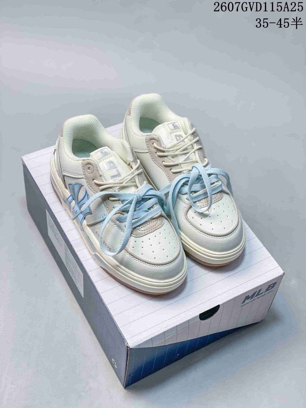 MLB Chunky Liner Low-Top Sneakers White Blue 3ASXCA12N