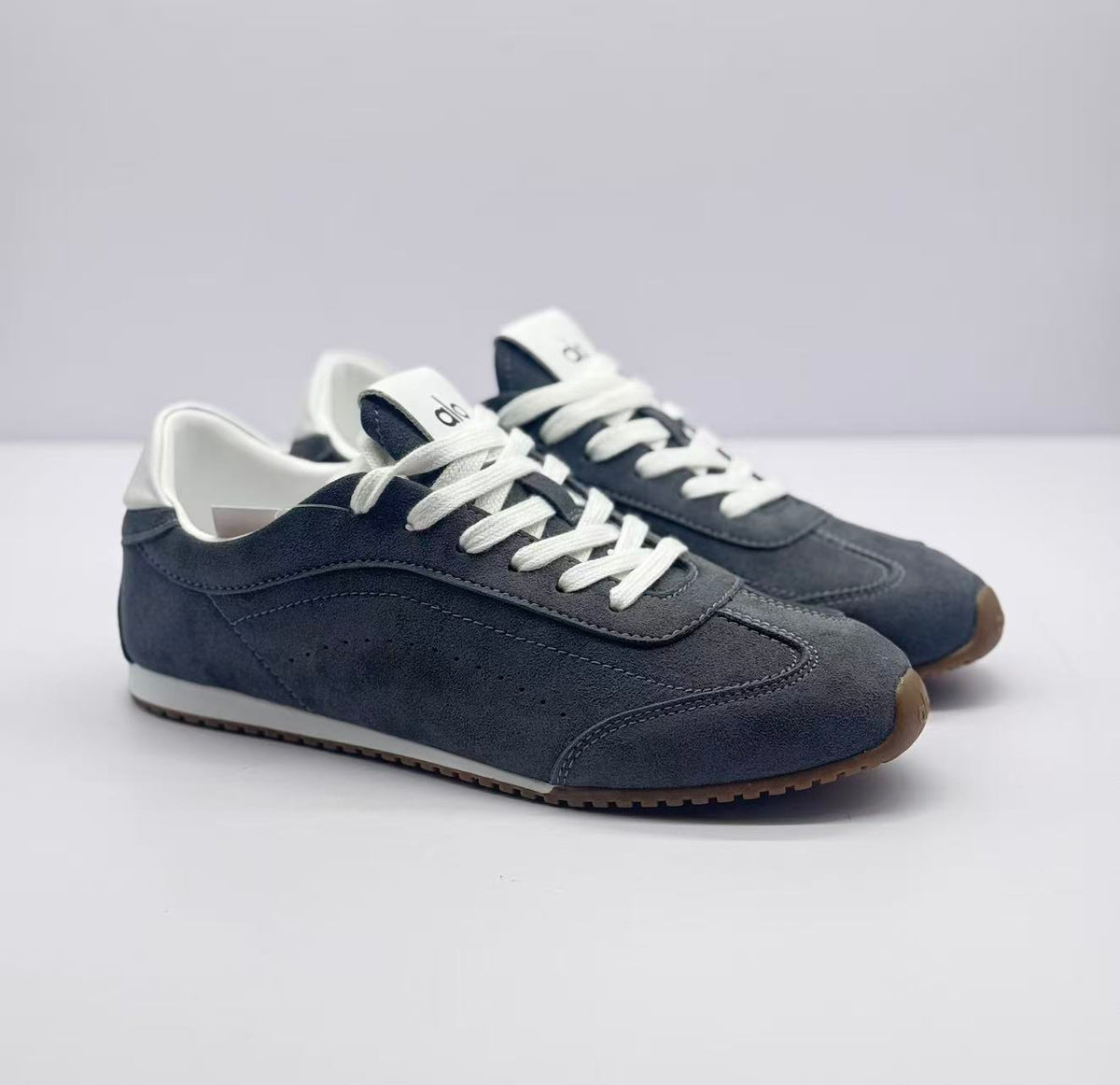 Alo Carbon Gray Low-Top Sneakers