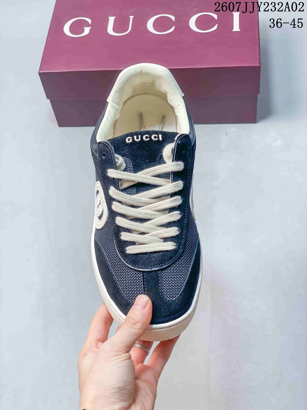 Gucci G75 Low-Top Sneakers in Navy and White