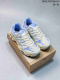 ASICS Gel-Cumulus 16 Sneakers in Cream and Blue