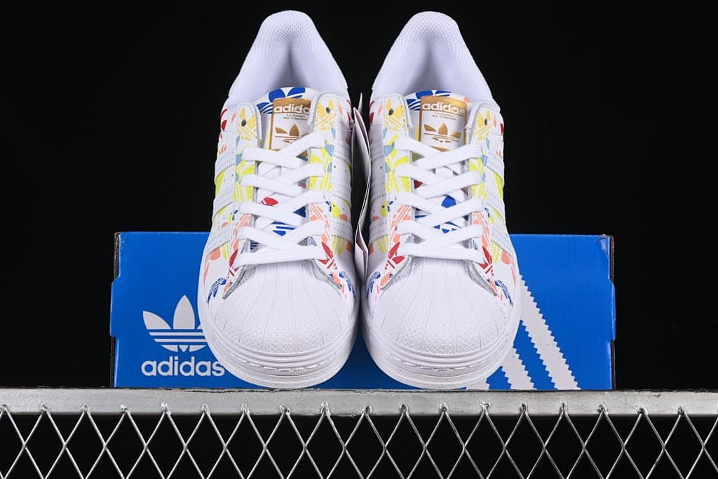 adidas Superstar H00183 Multicolor Shell-Toe Sneakers
