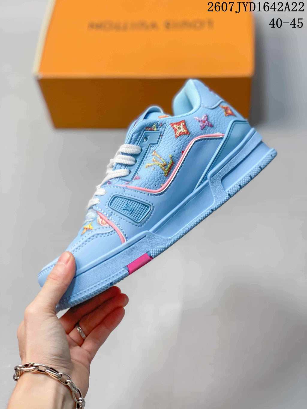 Louis Vuitton Trainer Low-Top Sneakers Light Blue