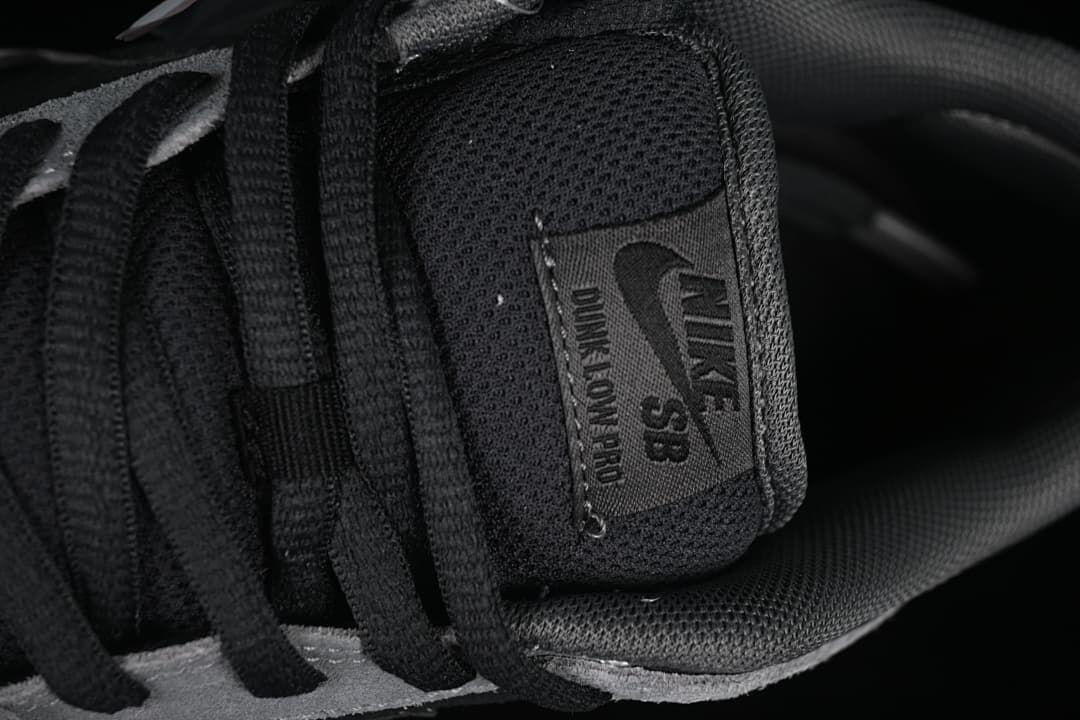 Nike SB Dunk Low Sneakers Black Grey HF3063-001