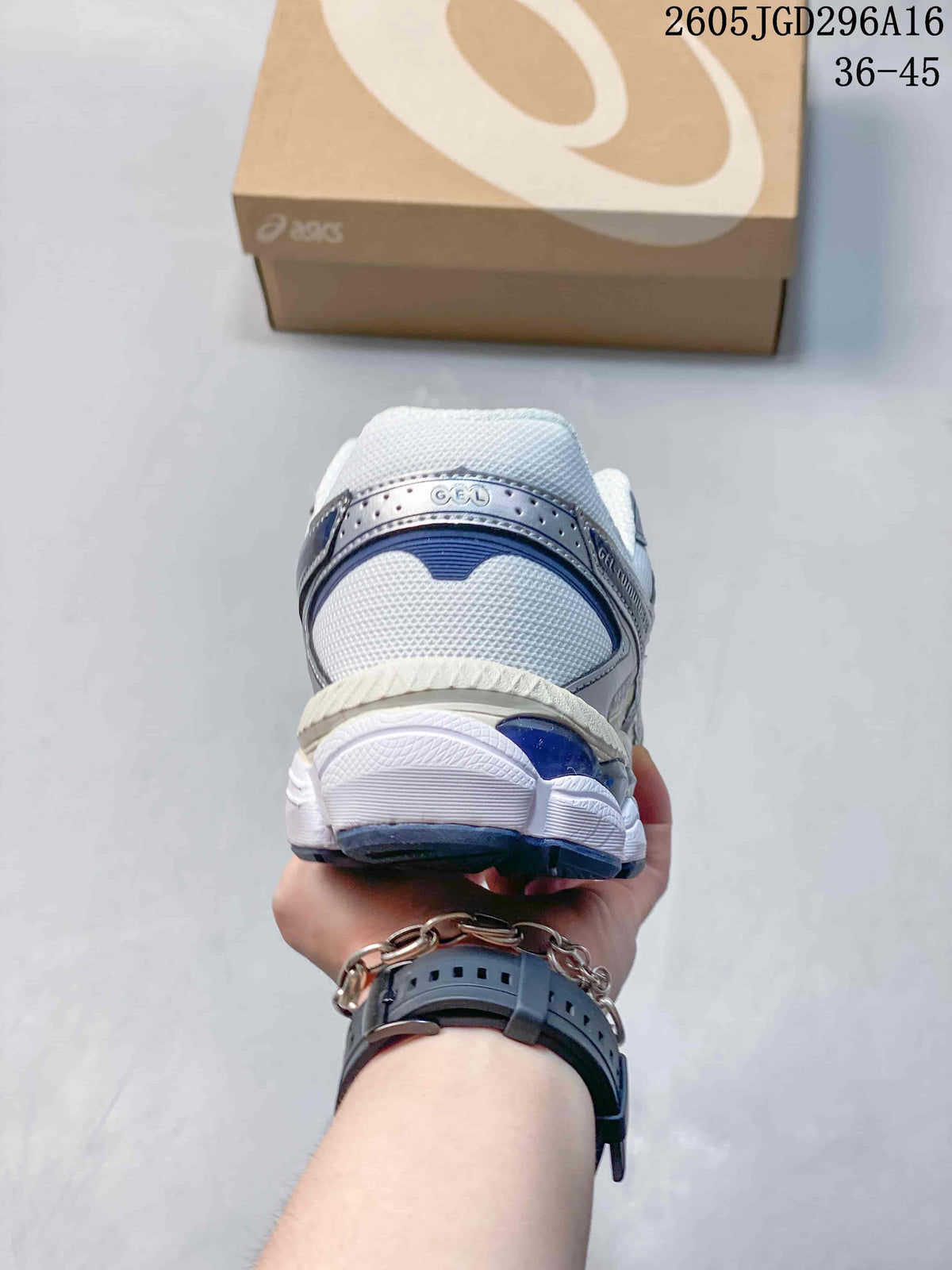 ASICS Gel-Cumulus 16 White Silver Navy Sneakers