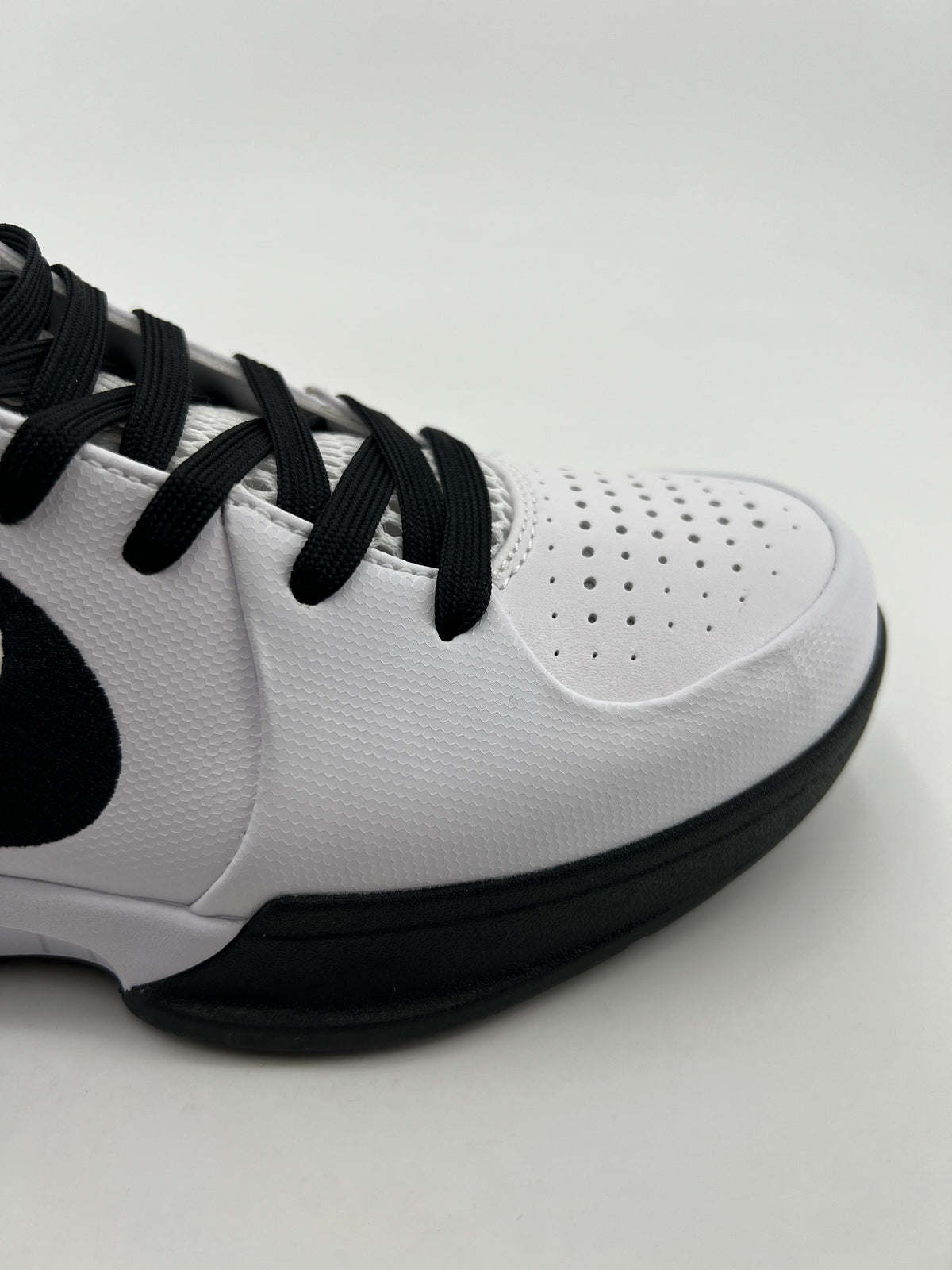 Nike Kobe 4 GIGI White Black Basketball Shoes