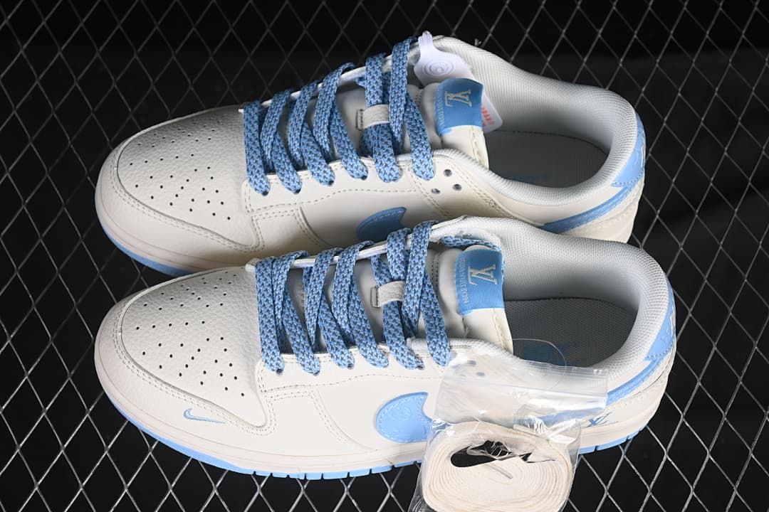 Nike SB Dunk Low Cream and Blue Printed Low-Top Sneakers JP1628-015