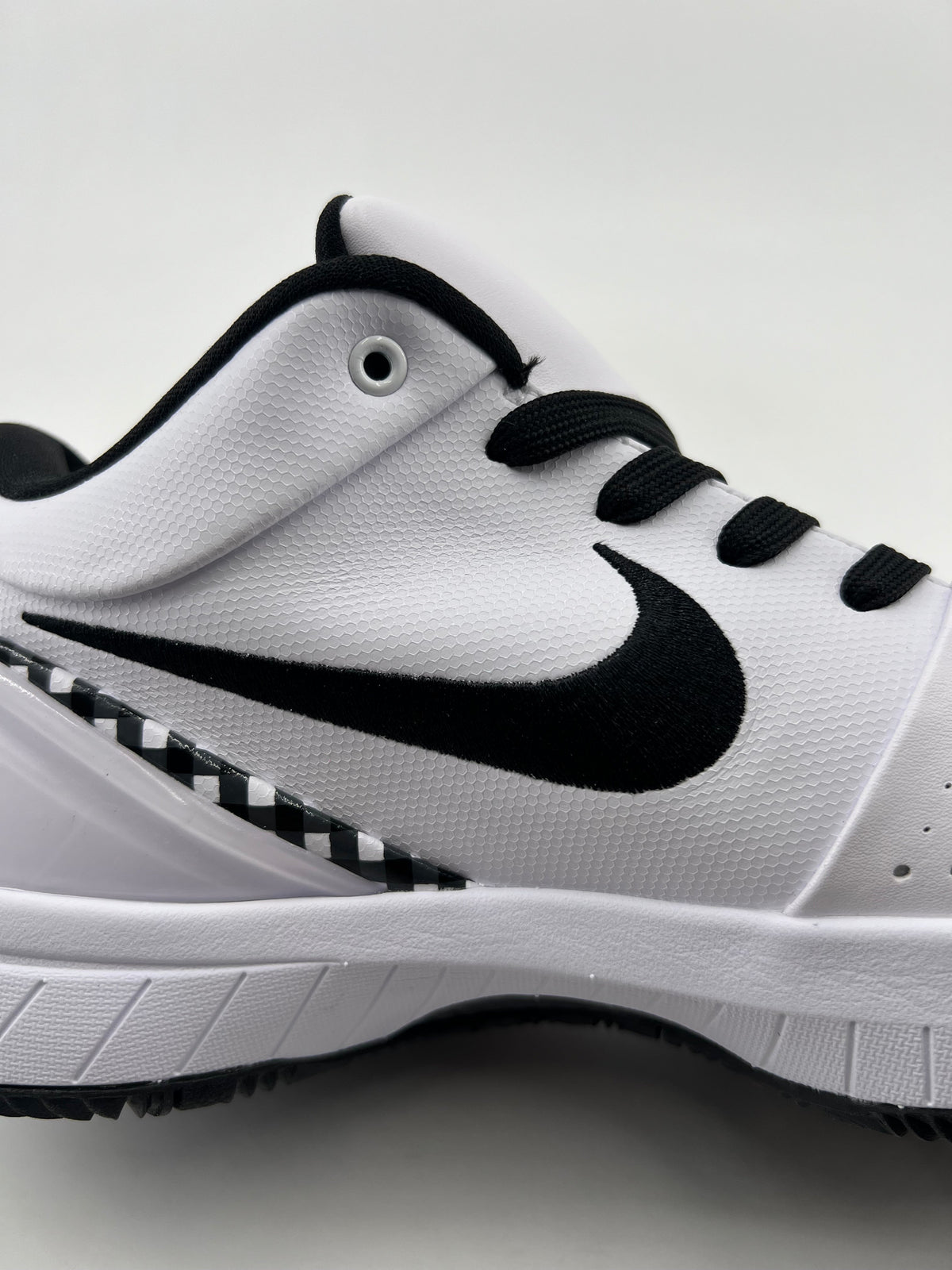 Nike Kobe 4 GIGI White Black Basketball Shoes