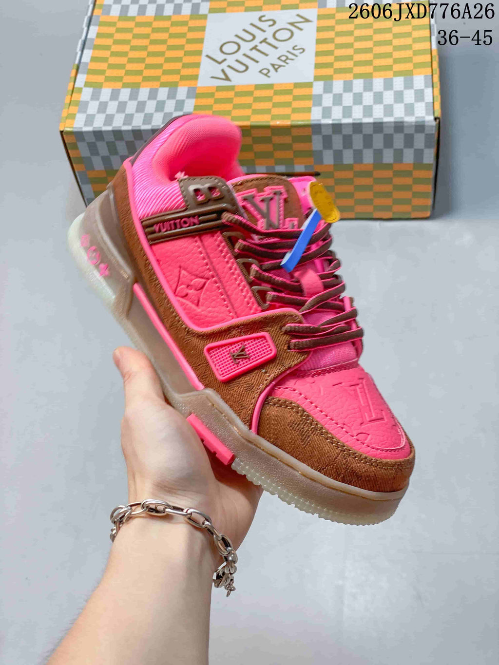 Louis Vuitton Trainer Low-Top Sneakers HL581400624