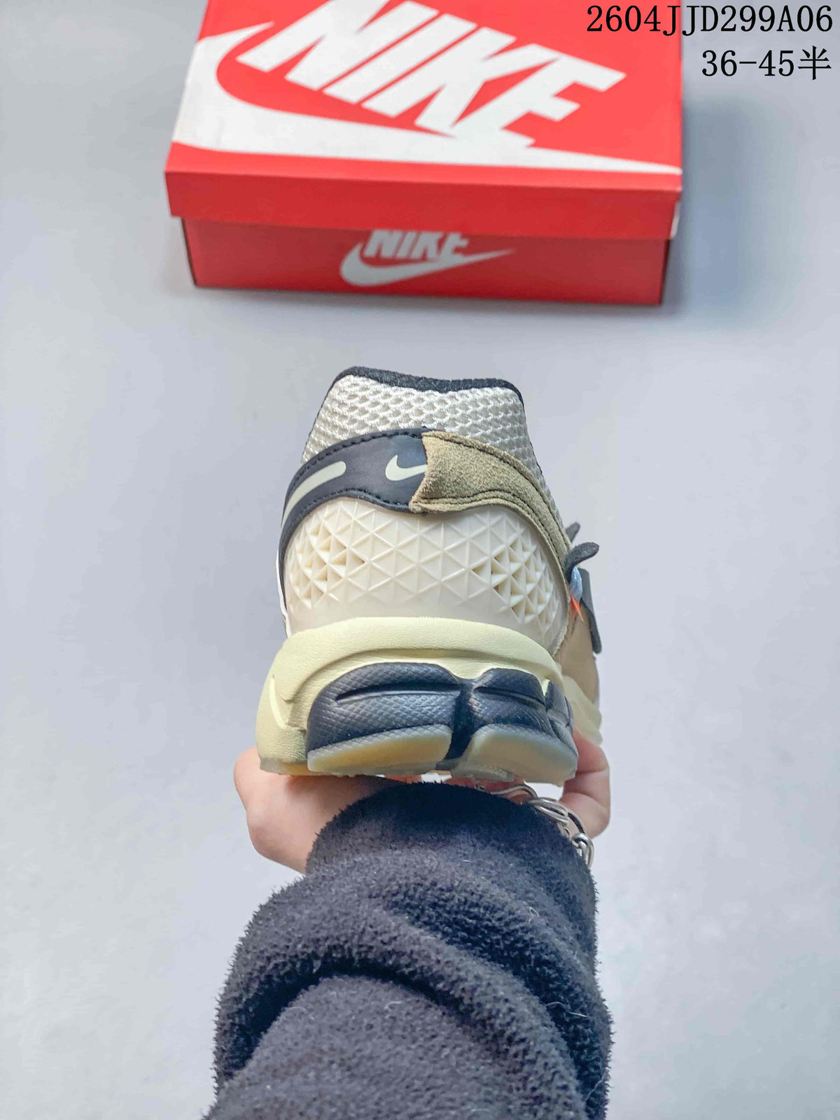 Nike Zoom Vomero 5 Sneakers Cream Black FJ4151-004