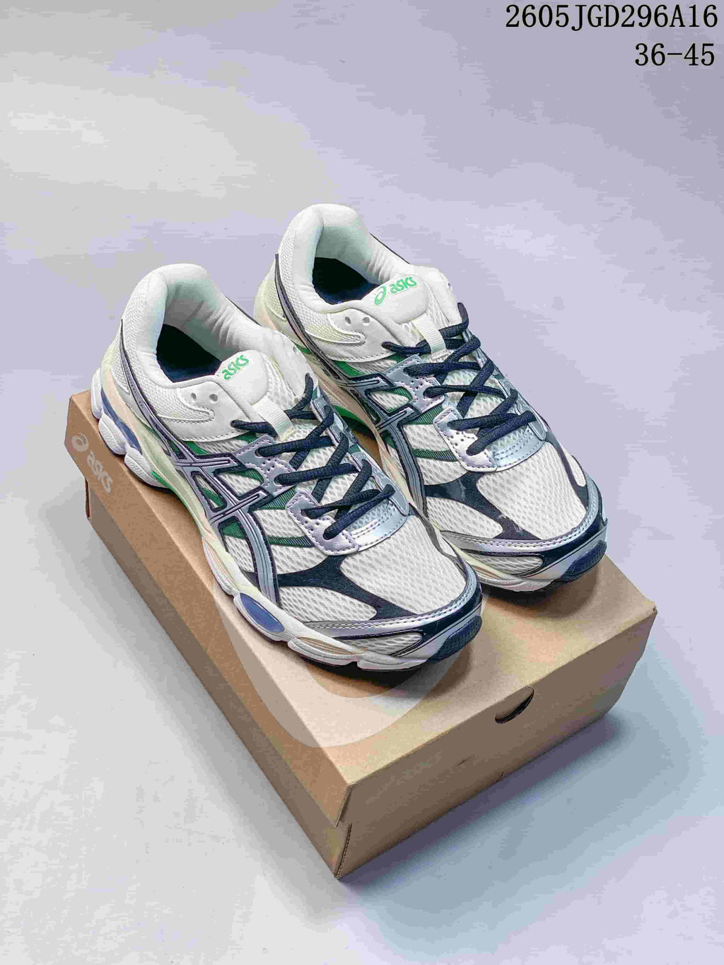 ASICS Gel-Cumulus 16 Sneakers in White, Silver and Green