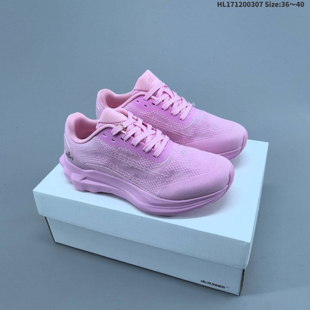 Alo Runner Mode Low-Top Sneakers