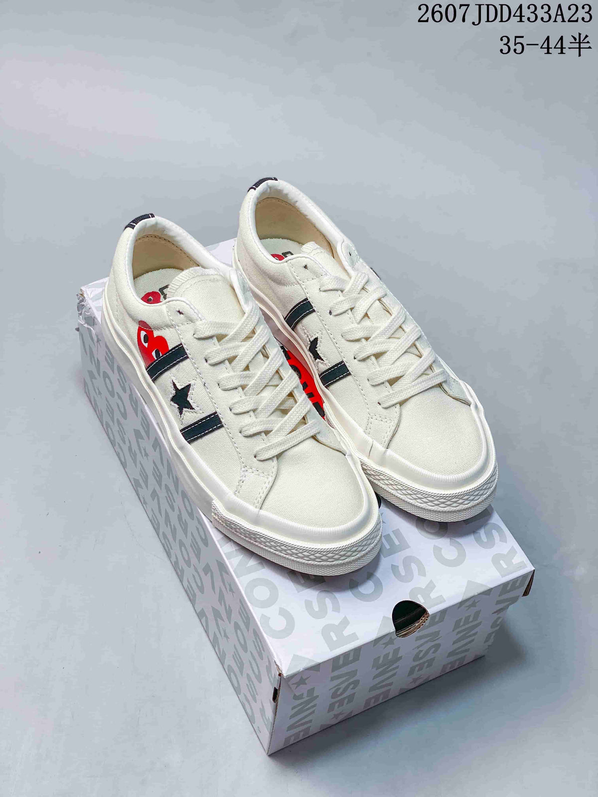 Comme des Garçons PLAY x Converse One Star Academy Pro Sneakers