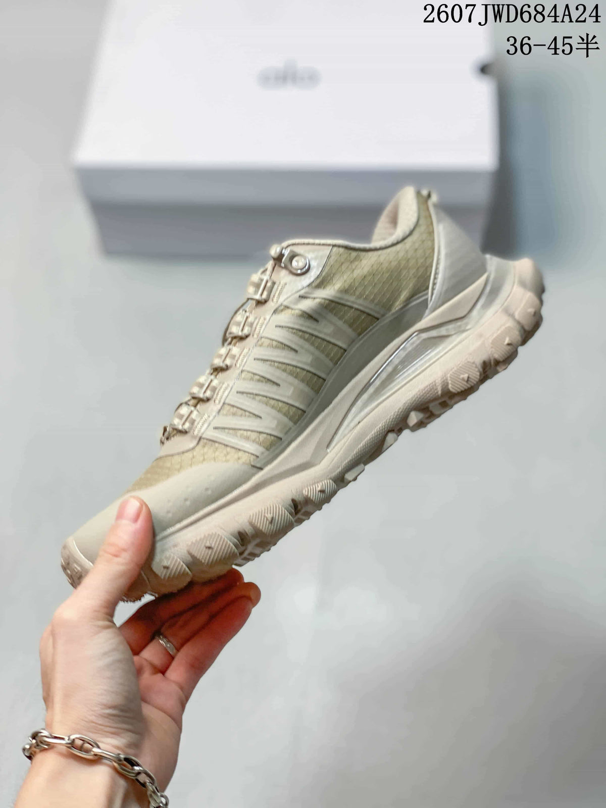 Alo Recovery Mode Low-Top Sneakers - Beige