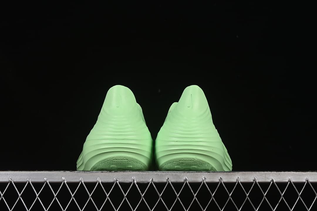 Nike ReactX Rejuven8 Clogs in Light Green HV5062-700