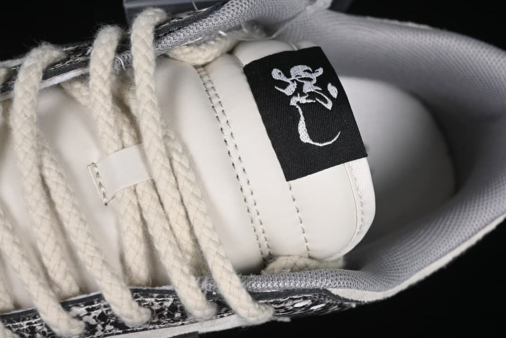 Nike SB Dunk Low Snake Year Black and White YX5066-272