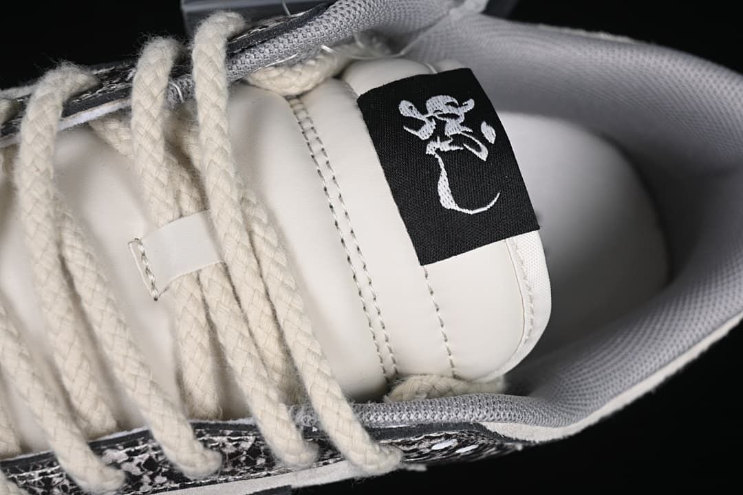 Nike SB Dunk Low Snake Year Black and White YX5066-272