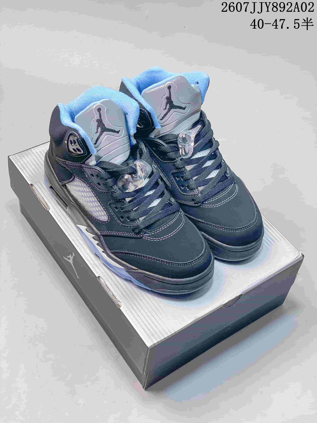Jordan Air Jordan 5 Low Sneakers in Black and Blue