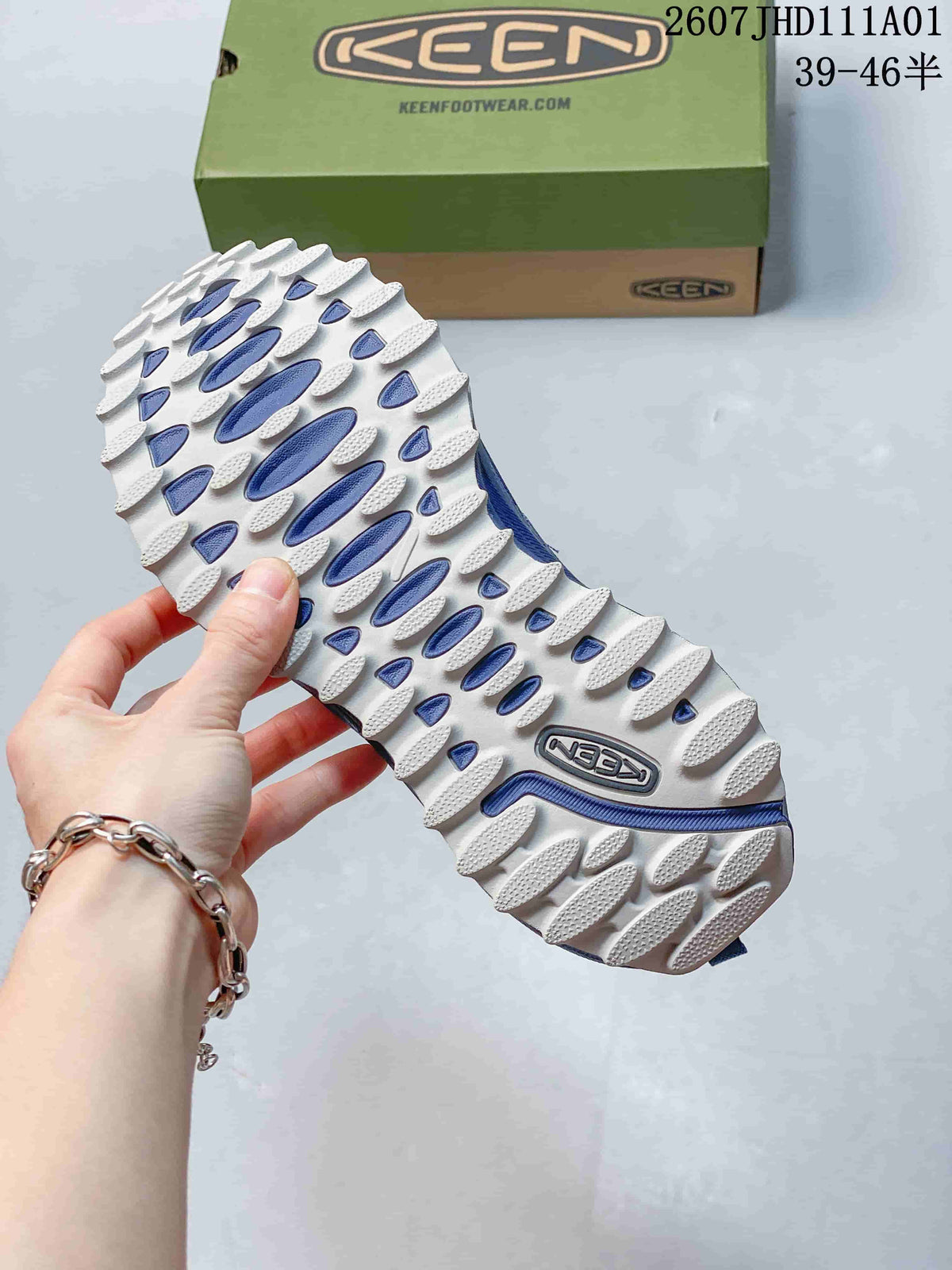 KEEN Zionic ADV Low-Top Hiking Shoes in Blue