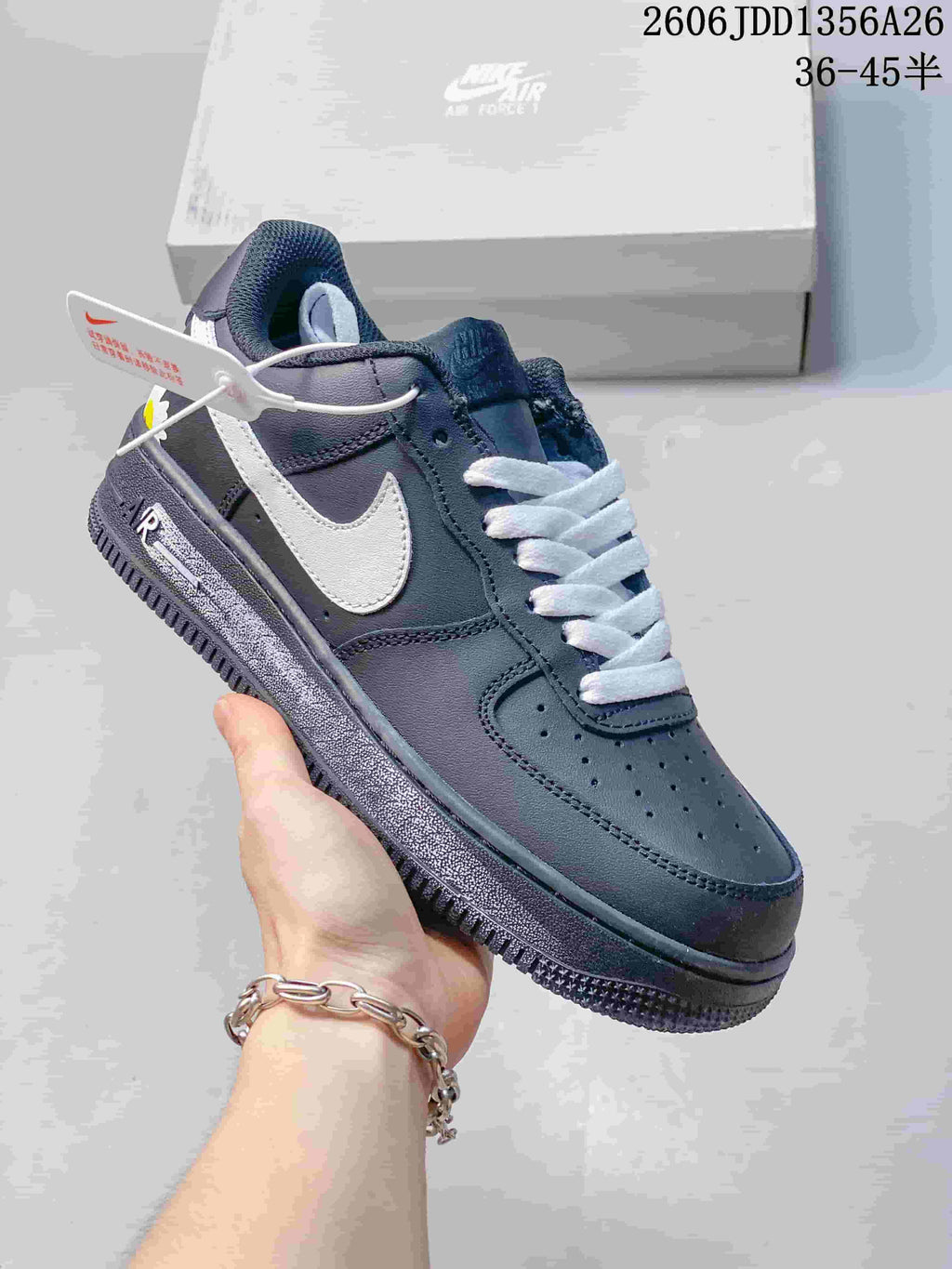 Nike Air Force 1 ’07 Low-Top Sneakers