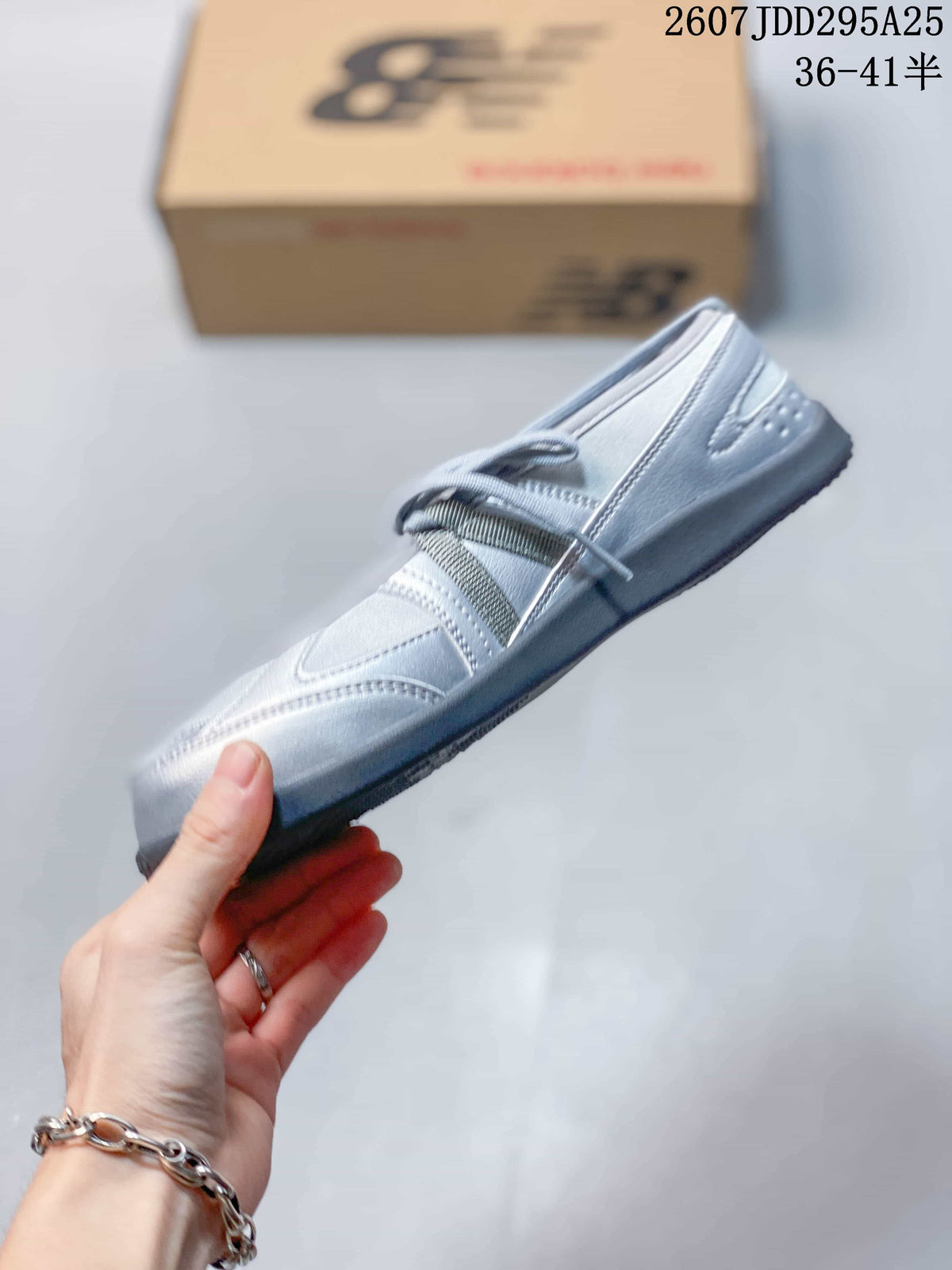 New Balance WD Series Women's Gray Low-Top Sneakers
