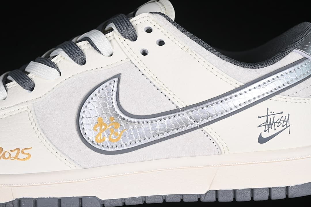 Nike Dunk Low Stüssy Snake-Year Sneakers DM6868-008