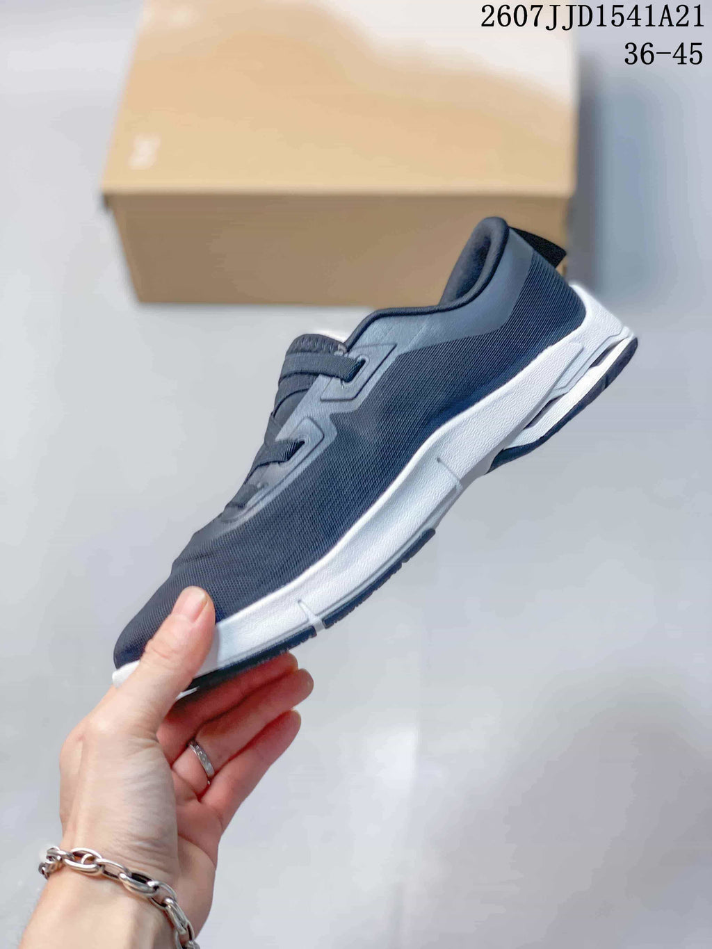 On Cloudnova Sneakers Moon Navy JJD1541A21