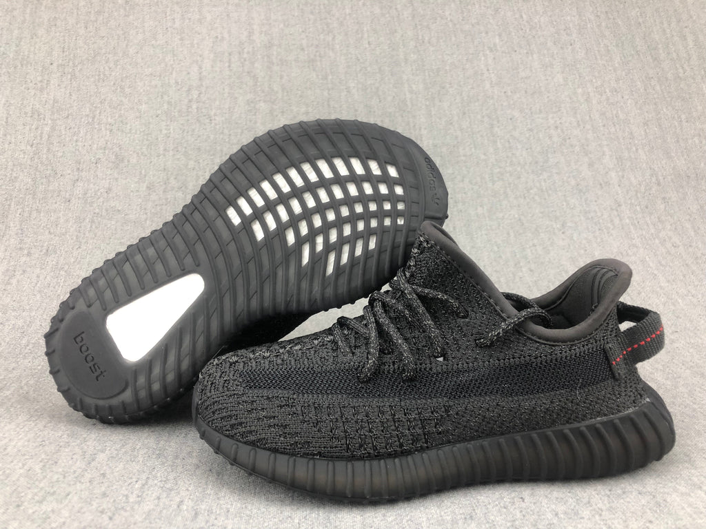 Yeezy 350 V2 Kids Sneakers in Black