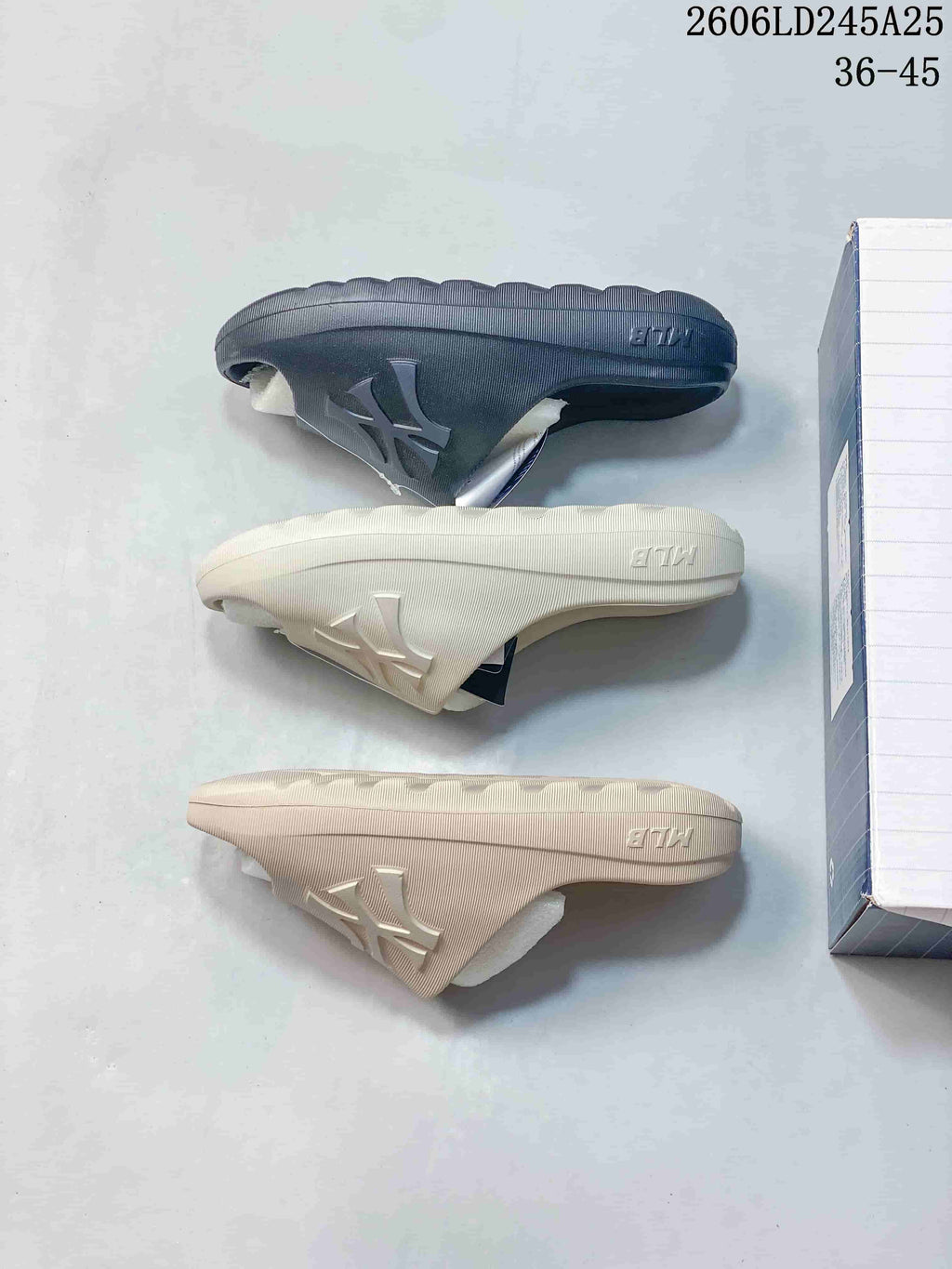 MLB New York Yankees Open-Toe Slide Sandals