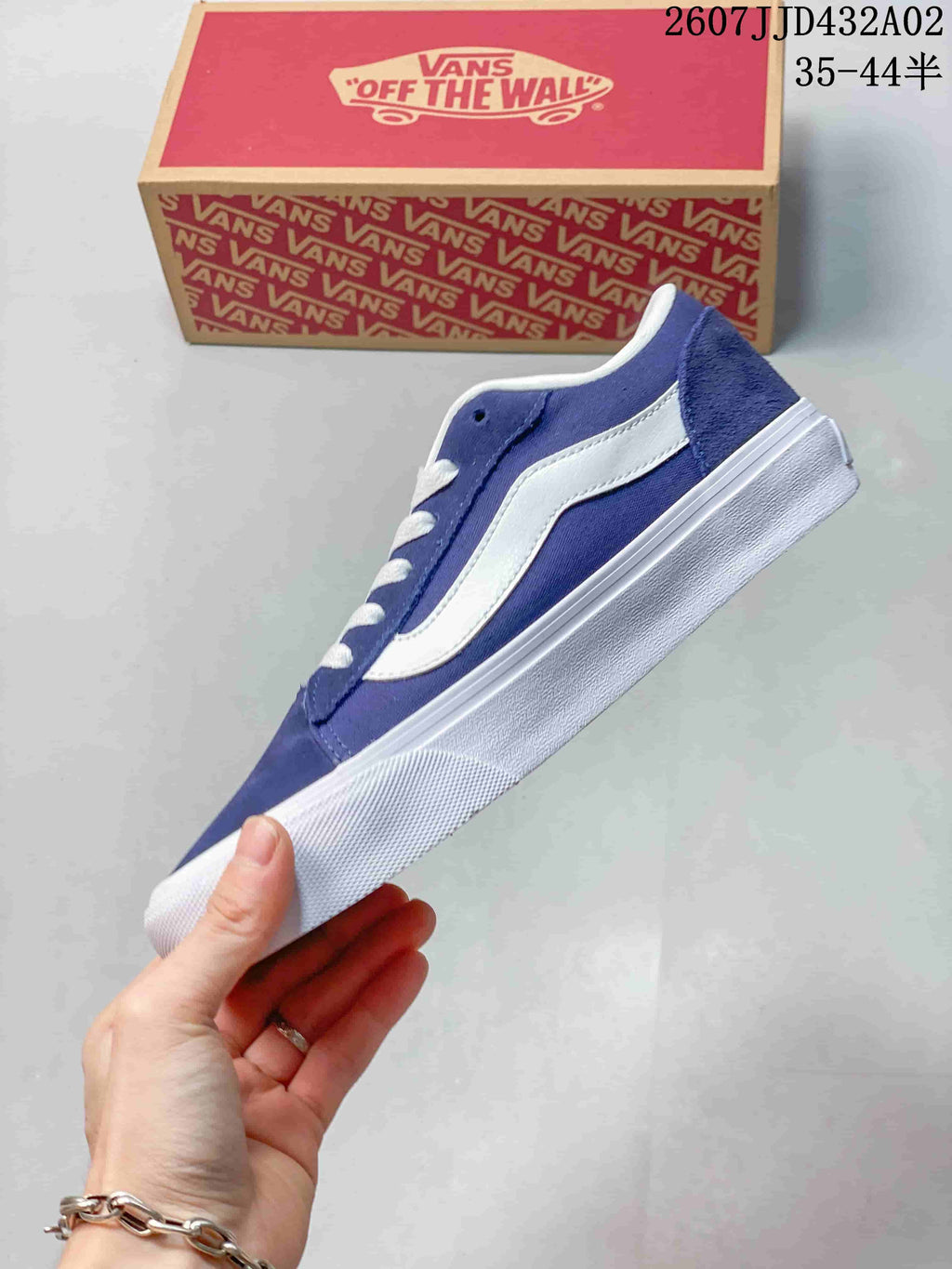 Vans Vero LS Low-Top Sneakers in Blue and White