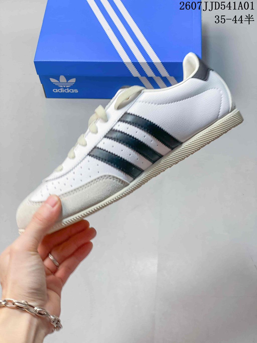 Adidas Originals VS JOG 2.0 Low-Top Sneakers, White and Black