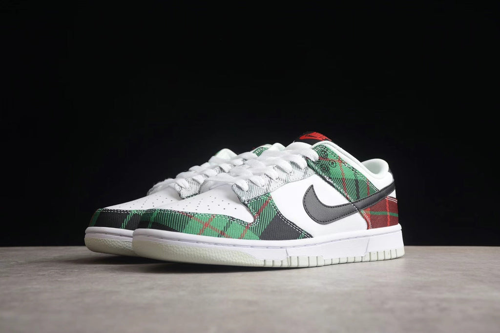 Nike SB Dunk Low Plaid Sneakers Red Green DV0827-100
