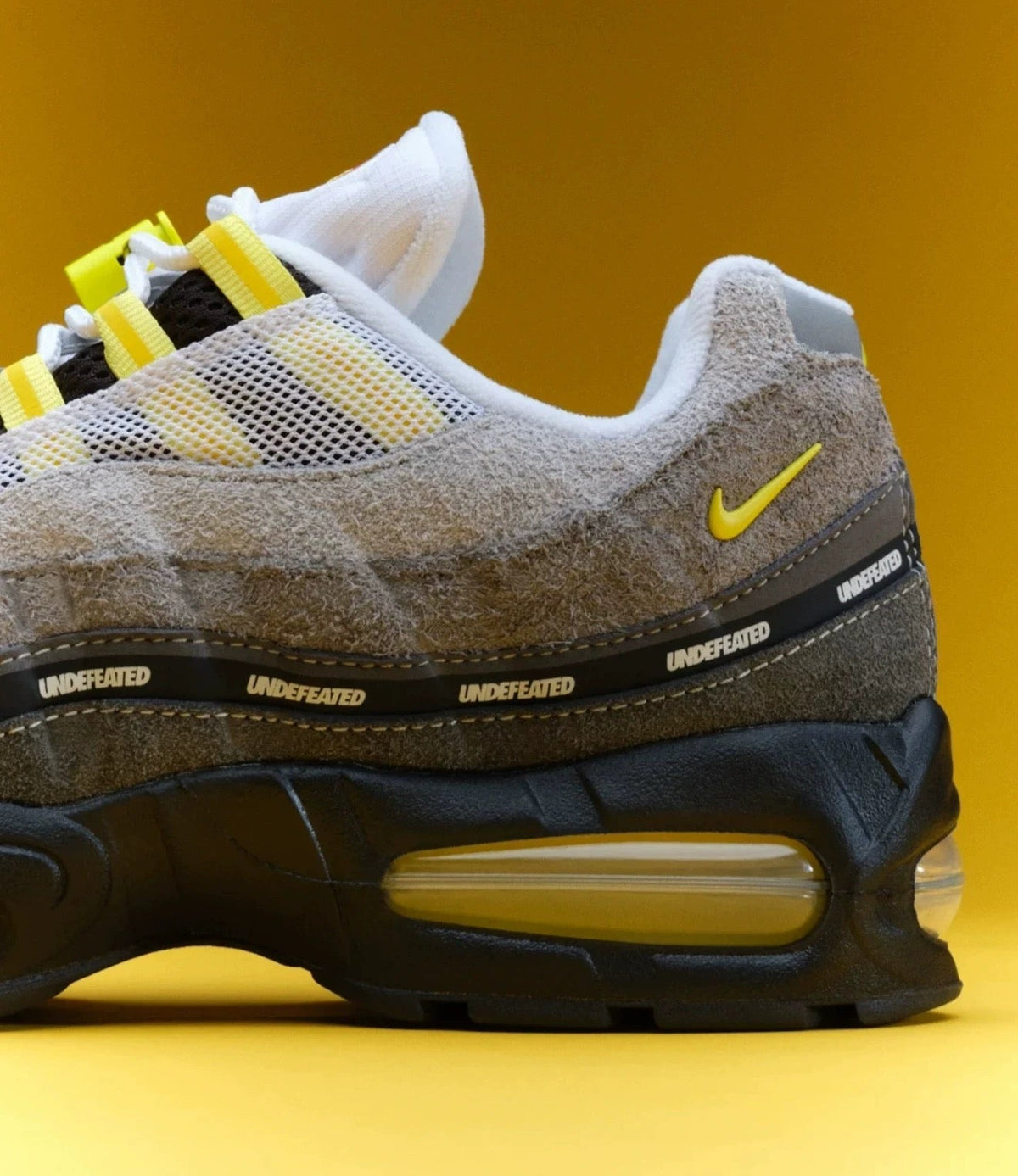 Nike Air Max 95 SP x UNDEFEATED Grey Yellow Sneakers IB4523-002