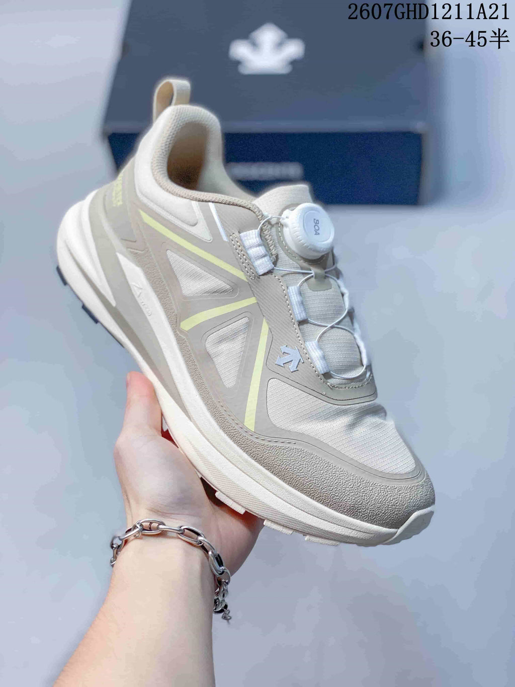 DESCENTE LAVITATE WIRE 3.0 Beige BOA Running Sneakers