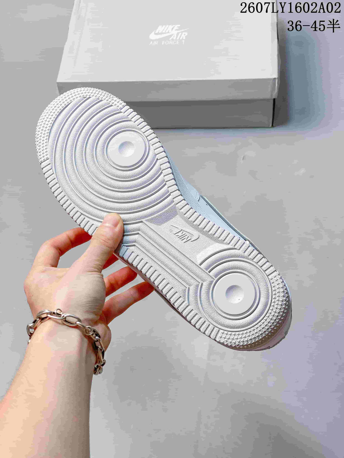 Nike Air Force 1 '07 Low White Sneakers