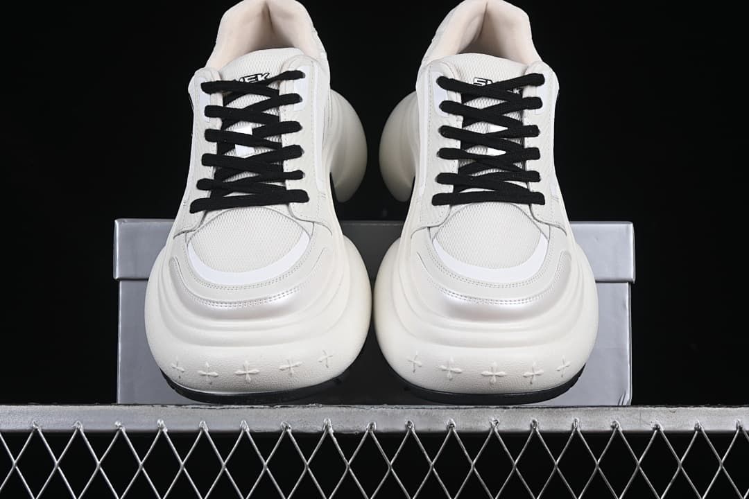 SMFK Future Ripple Low-Top Sneakers in White