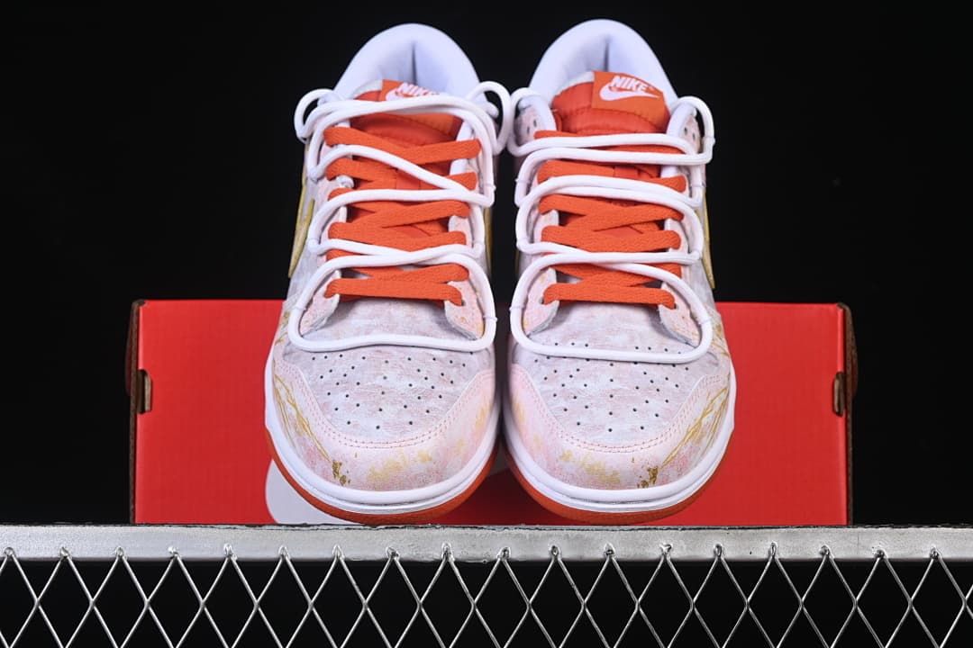 Nike SB Dunk Low Retro FQ6965-700 Sneakers