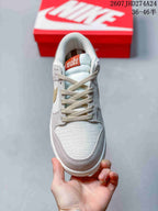 Nike SB Dunk Low Pro Low-Top Sneakers White Gold