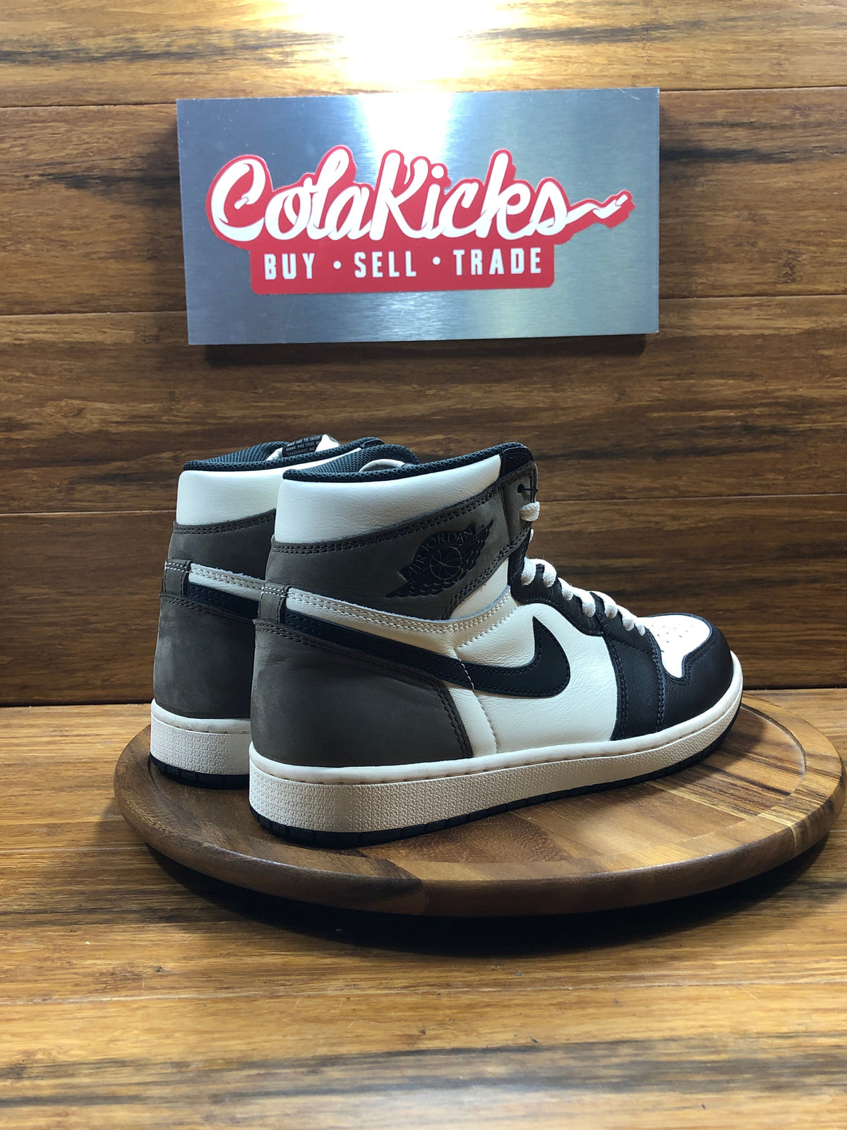 Jordan 1 Retro High Dark Mocha