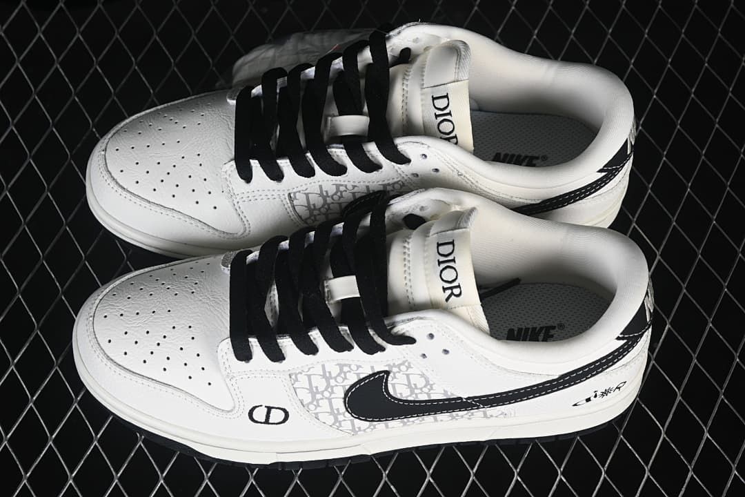 Nike SB Dunk Low White Black Low-Top Sneakers YF9511-924